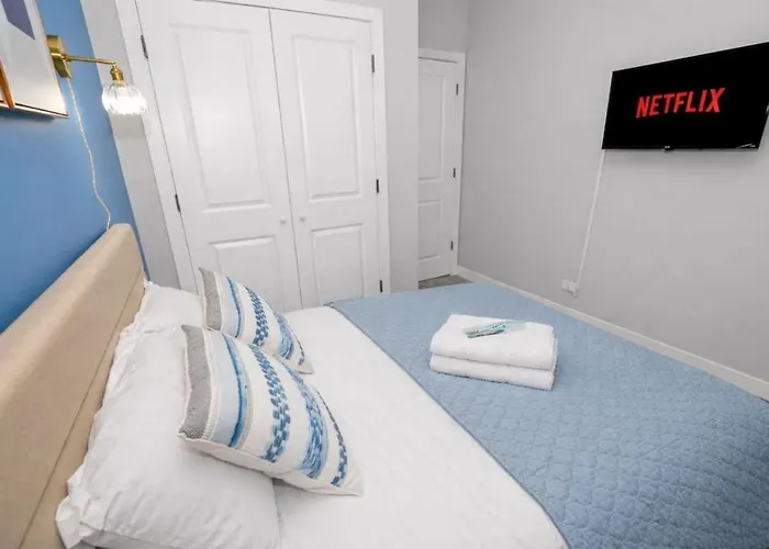 Апартаменты Spacious 3br Near United Center & Medical District