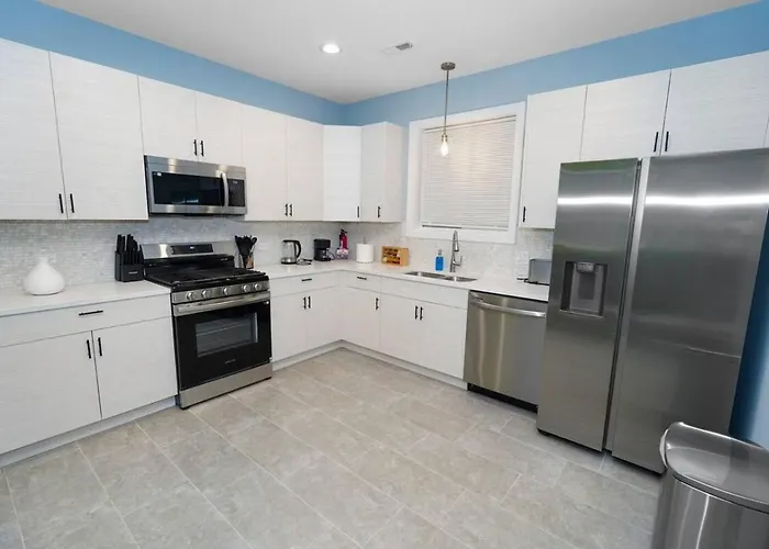 Spacious 3br Near United Center & Medical District *